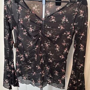 Love Wins M Floral Mesh Bell Long Sleeve